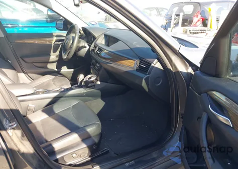 2015 BMW X1 Sdrive28I z USA, uszkodzony, nr VIN WBAVM1C52FVW58242